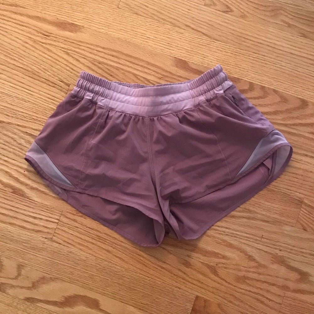 Lululemon Hotty Hot short 2.5”